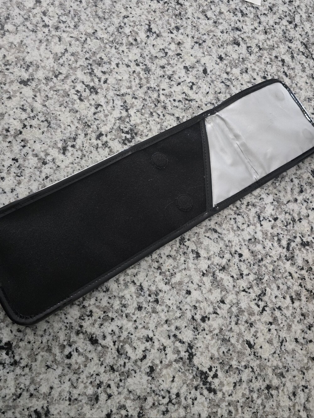 BÉIS Black Flat Iron Cover with Beige Logo Patch Like New - Picture 3 of 3
